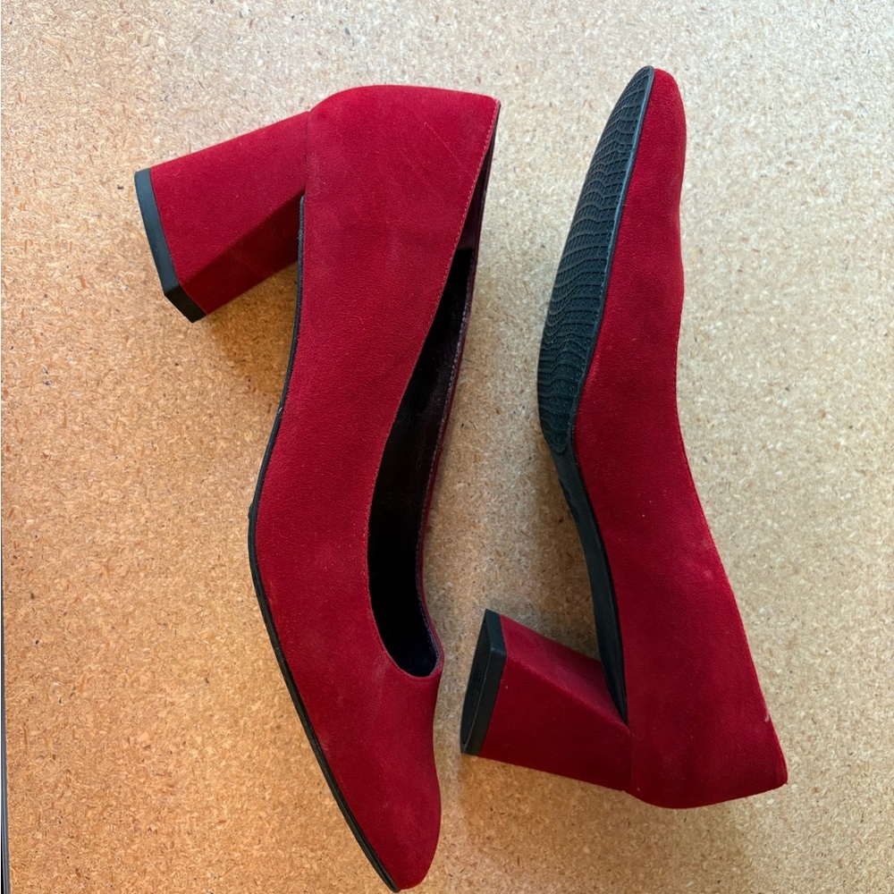 Stuart Weitzman suede heels - Picture 4 of 10
